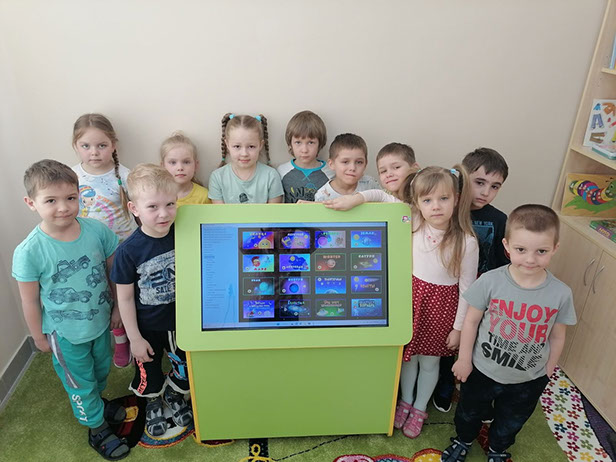 день космонавтики для детей в детском саду, интерактивный стол для детей